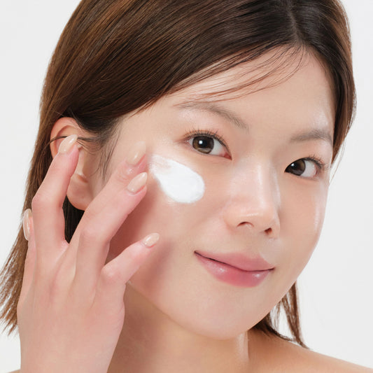 enae-glow-radiance-tone-up-cream-30ml-02