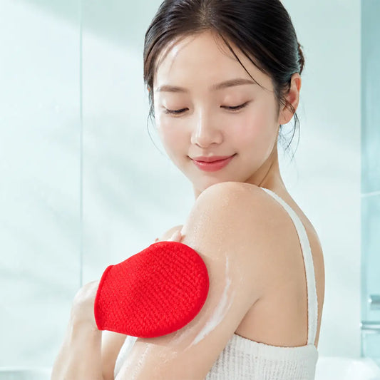laundryou-soft-body-red-glove-clean-01